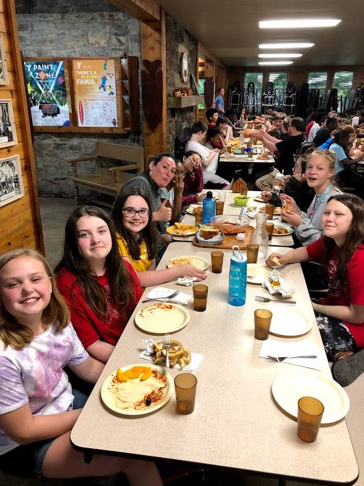 girls eating dinner