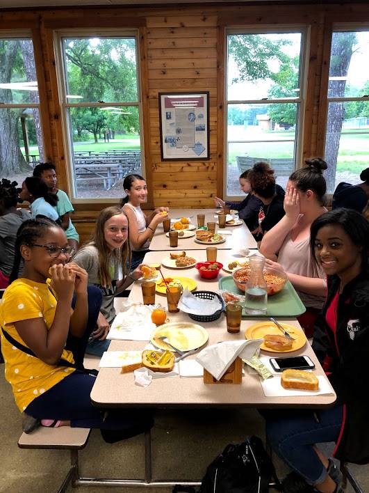 girls eating dinner