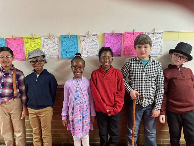 GE celebrates 100 days of school. 