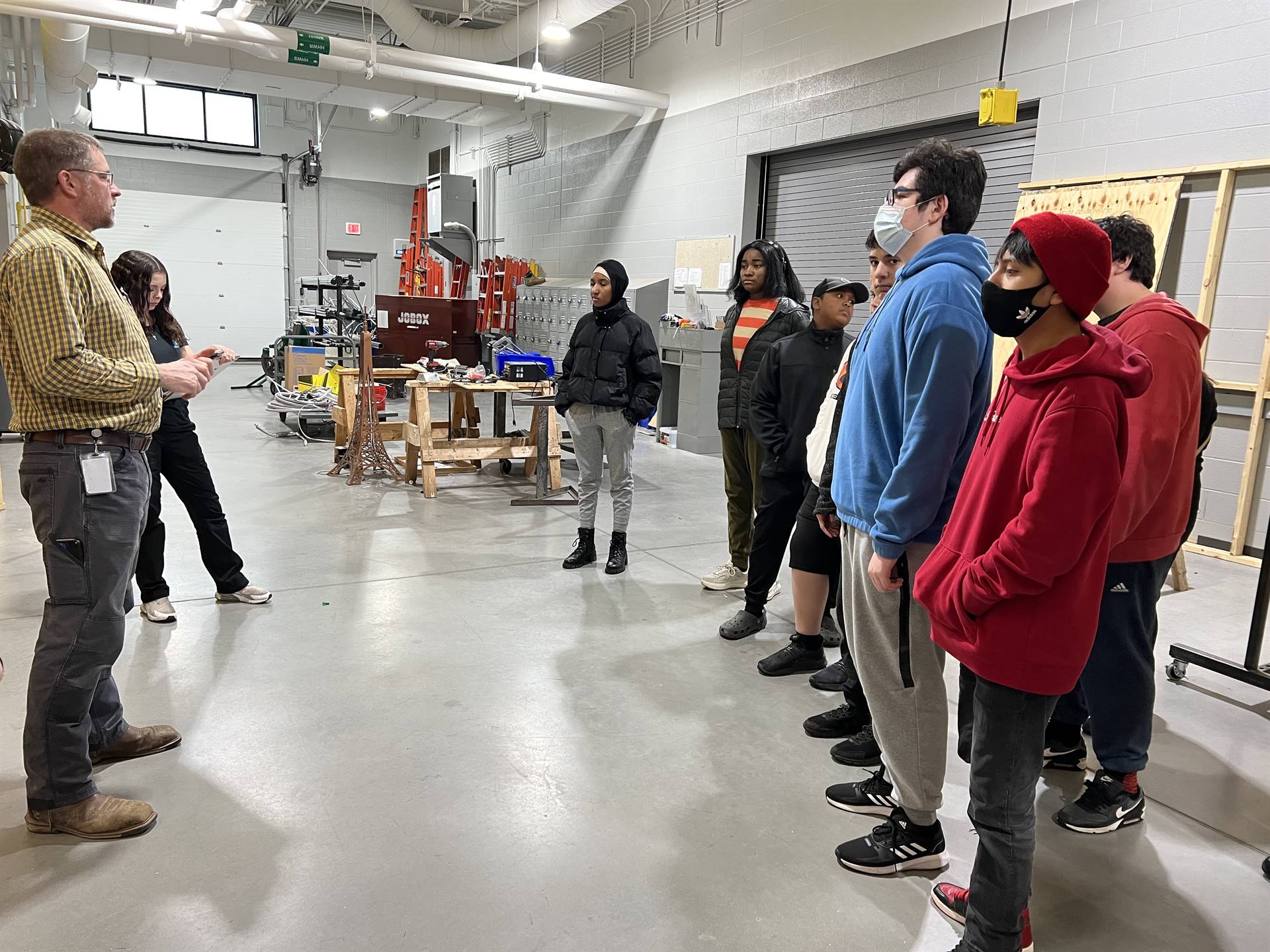 students touring the career center