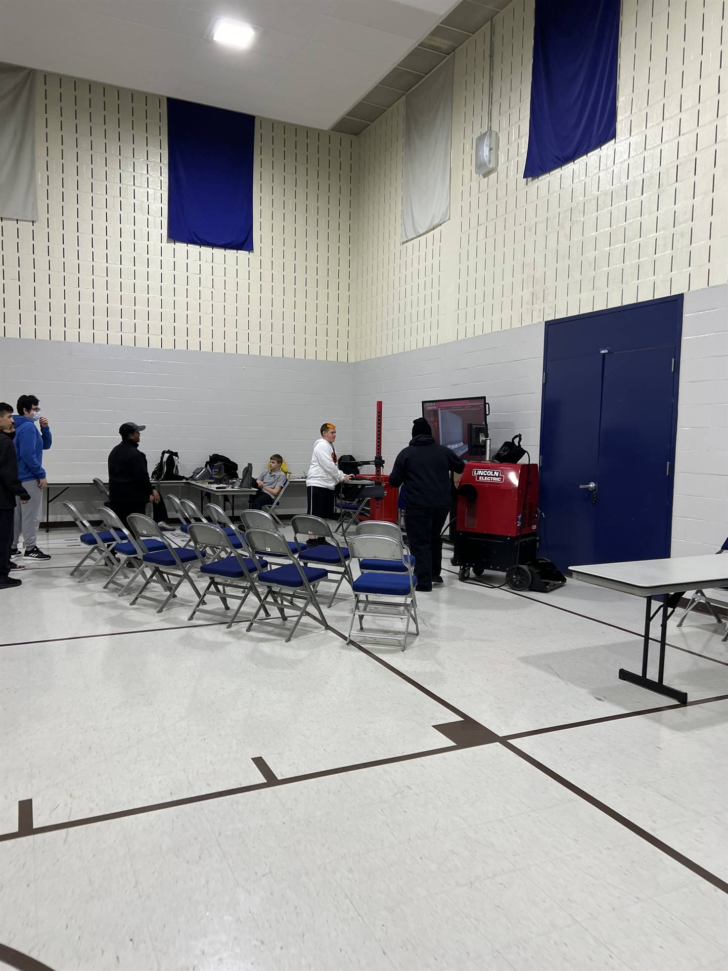 students touring the career center